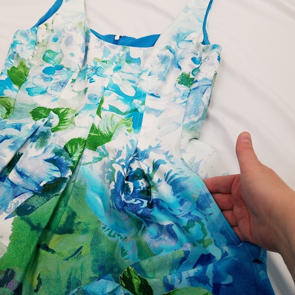 Nine West Fit & Flare Dress 4 Blue Floral Pockets - Picture 5 of 8